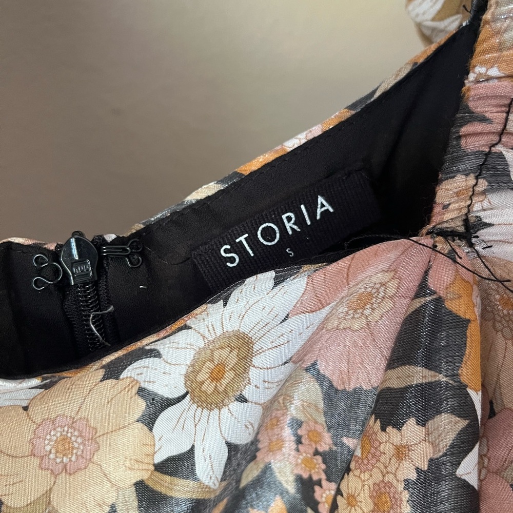 Storia Floral Dress with Puff Sleeves - Picture 4 of 4